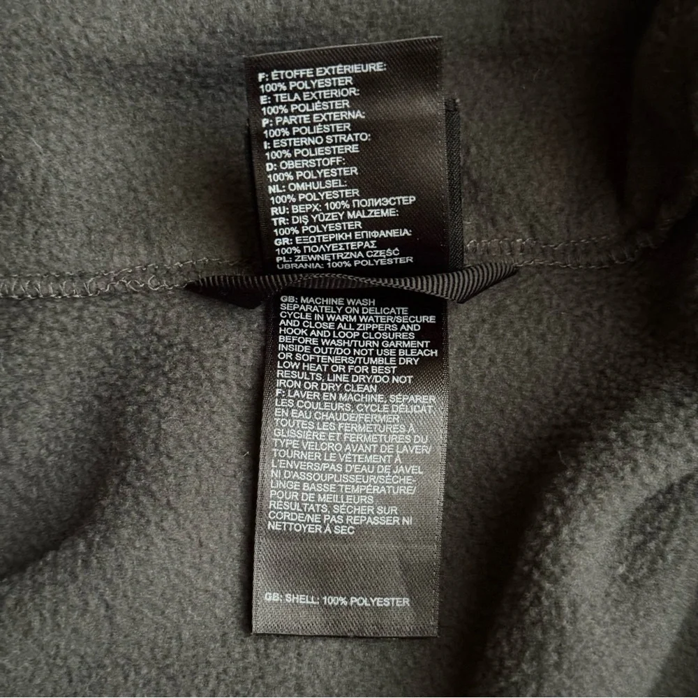 The North Face Boys Hyvent 2-in-1 Hooded Shell Jacket - Size Large (14/16) Used - Picture 4 of 13